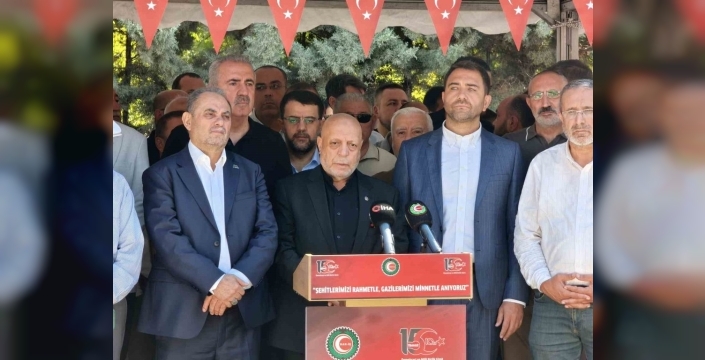 HAK-İŞ’ten 15 Temmuz şehitlerine unutulmaz anma ziyareti
