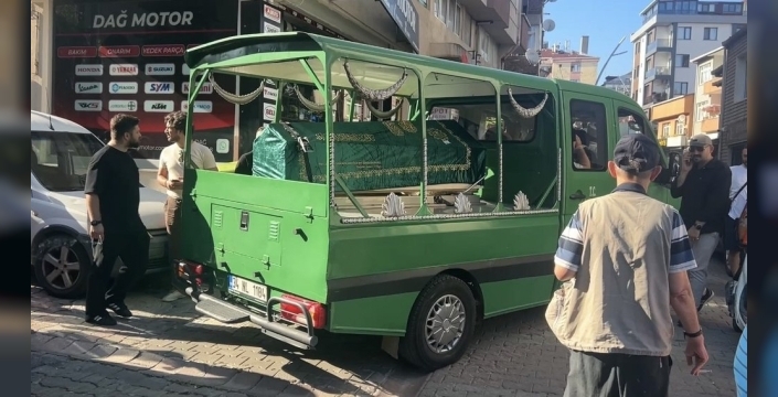 Haliç'te trajik kaza: Tekne personeli denizde can verdi, son yolculuğuna uğurlandı