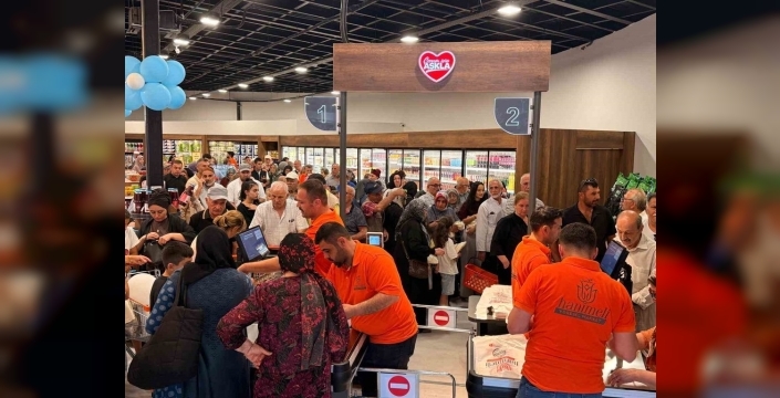 Hanımeli Yöresel Market'in bininci müşterisine özel hediye