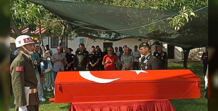 Harp okulu emeklisi astsubay, Sivas'ta son yolculuğuna uğurlandı