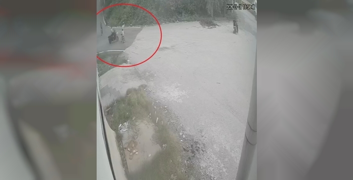 Hatay'da motosiklet ve bisiklet çarpıştı: Yaralılar hastaneye kaldırıldı