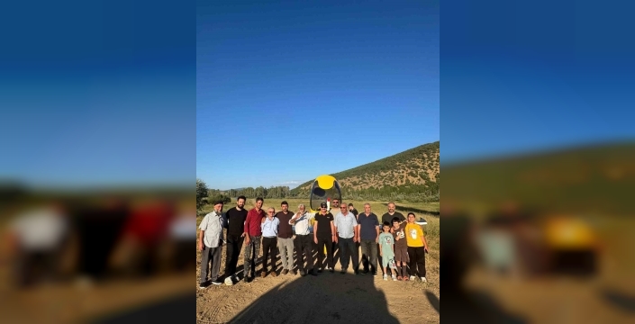 Hava taksiyle köye iniş yaptı, hemşehrileri havalimanı kurdu!