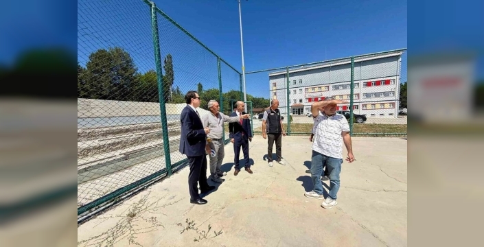 Hisarcık'ta okul spor alanları yenileniyor