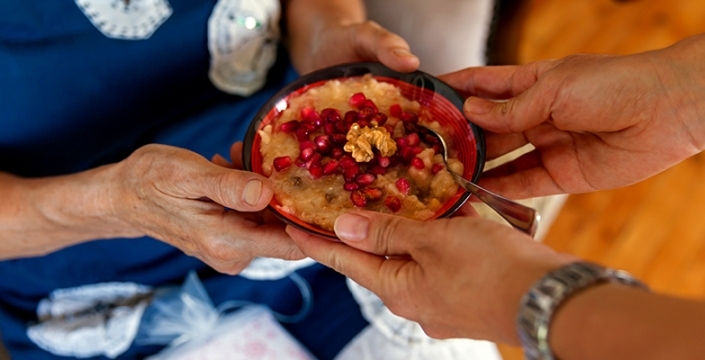 Ilgın'da aşure ikramı var