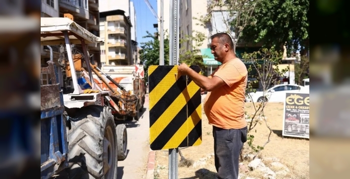 İncirliova'da trafik akışı kökten değişti: Yeni tabelalar yerleştirildi