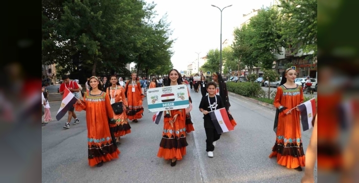 İnegöl'de 7 gün süren kültür şöleni sona erdi: 200 bin kişi katıldı