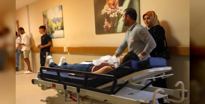 İnegöl'de gece dehşeti: Cip taklalar atarak hurdaya döndü, 2 kişi yaralı kurtuldu