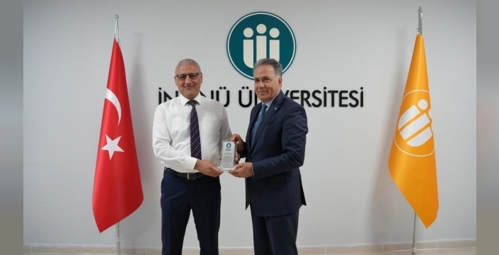 İnönü Üniversitesi'nden bilim insanlarına takdir: Araştırma performansında zirveye çıkan akademisyenler ödüllendirildi