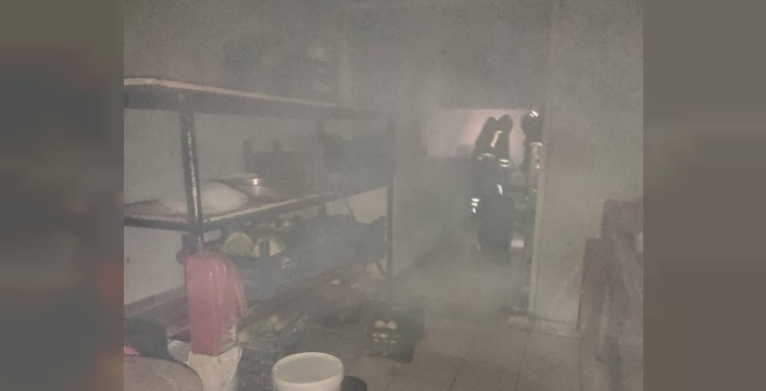İskenderun'da iş yerinin deposunda yangın paniği