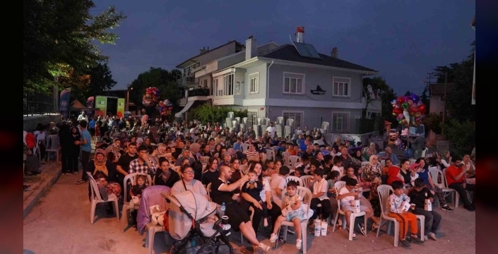 Isparta'da yaz akşamları çocuk sineması ile keyifleniyor