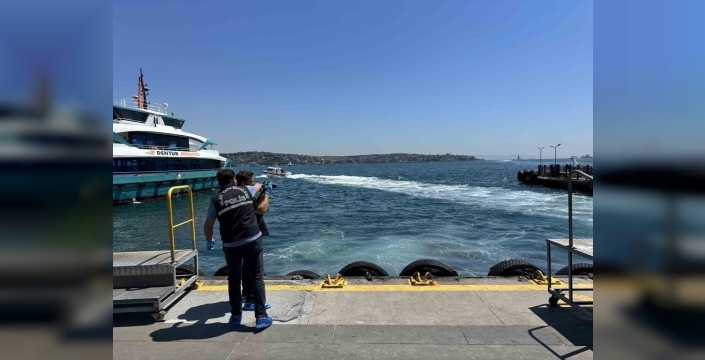 İstanbul Boğazı'nda tüyler ürperten keşif: Vapurdakiler dehşete kapıldı, cansız beden denizden çıkarıldı