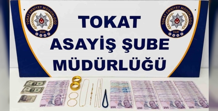 İstanbul'dan getirdikleri sahte altınları Tokat'ta satmaya çalışırken suçüstü yakalandılar!