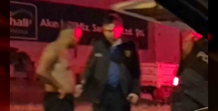İzinli cezaevinden çıkan şahıs annesini bıçakla kovaladı