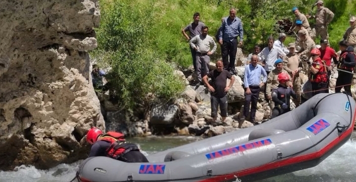 Jandarma sayesinde 40 vatandaş sağ olarak kurtarıldı