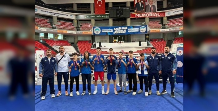 Kağıtspor'dan Fırtına Gibi Başarı: Madalyalara Ambargo Koydular!
