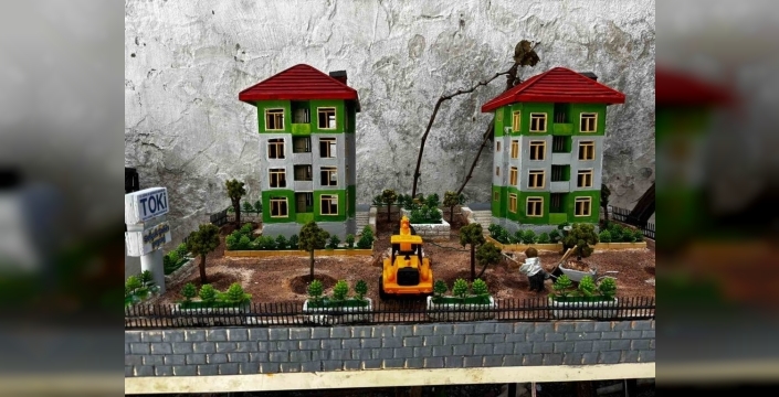 Kahramanmaraş'taki yeniden inşaya maket katkısı: Çetin Bacak'tan Bakan Kurum'a hediye