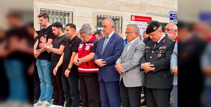 Kalp krizi sonucu hayatını kaybeden Kıbrıs gazisi, askeri törenle uğurlandı