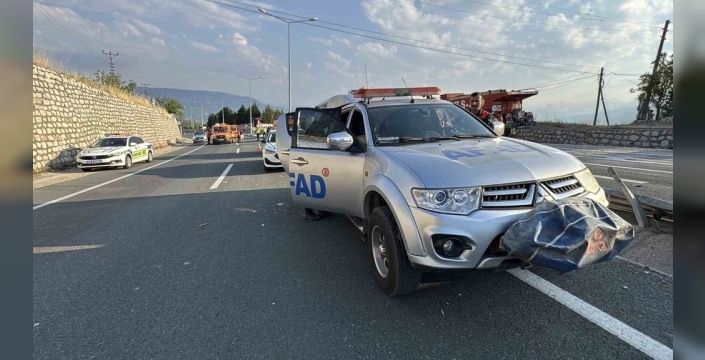 Karabük'te devrilen çakıl yüklü tır alev aldı, bir kişi yaralandı