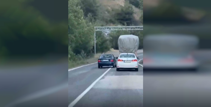 Karabük-Yenice yolunda tehlikeli sollama anları kamerada