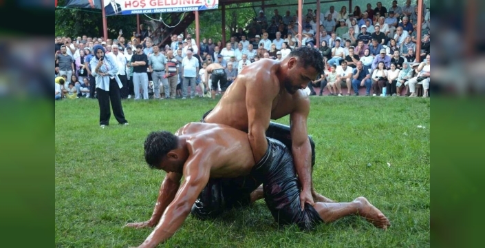 Karadeniz’in Kırkpınarı’nda Mustafa Taş altın kemerin sahibi oldu