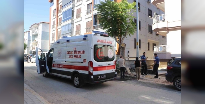 Karaman'da balkondan düşen 42 yaşındaki adam yaralandı