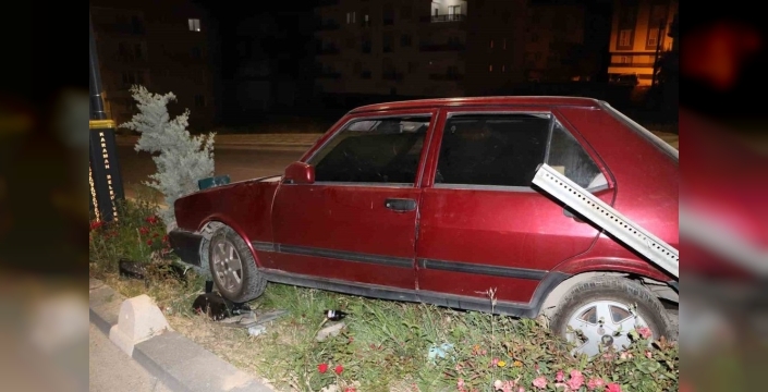 Karaman'da direksiyon hakimiyeti kayboldu: 1 yaralı