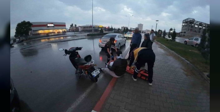 Karaman'da trafikte şok kaza: Motosikletli sürücü yaralandı