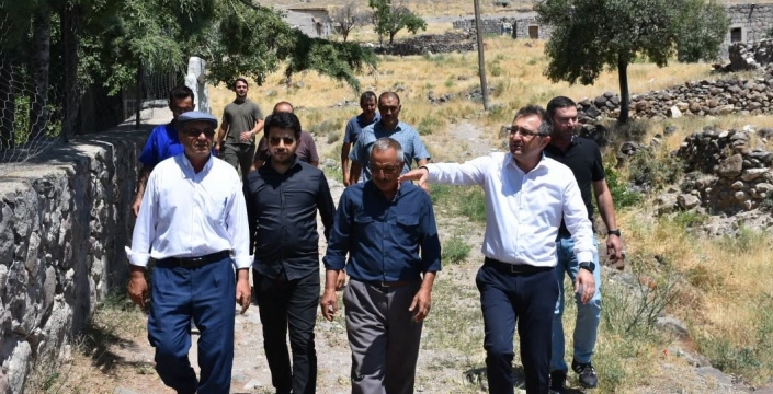 Karapınar’da mahalle yollarına neşter vuruluyor