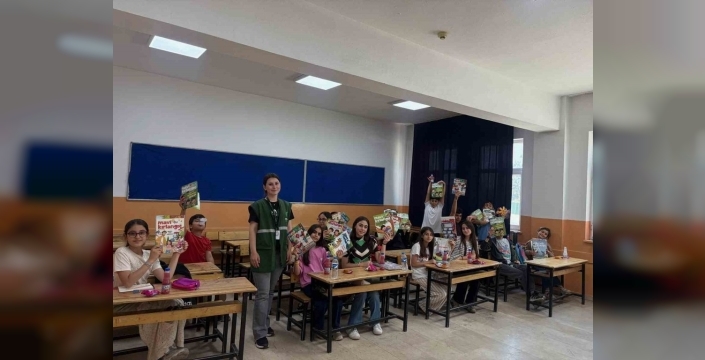 Kars'ta Yeşilay ve TÜGVA'nın yaz okulu etkinliği büyük ilgi görüyor