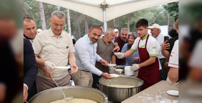 Kavak'ta geleneksel şenlik coşkusu: Keşkek dağıtıldı, birlik beraberlik pekişti