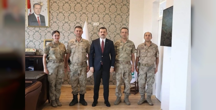 Kaymakam Coşkun, tayin olan jandarmaya veda etti