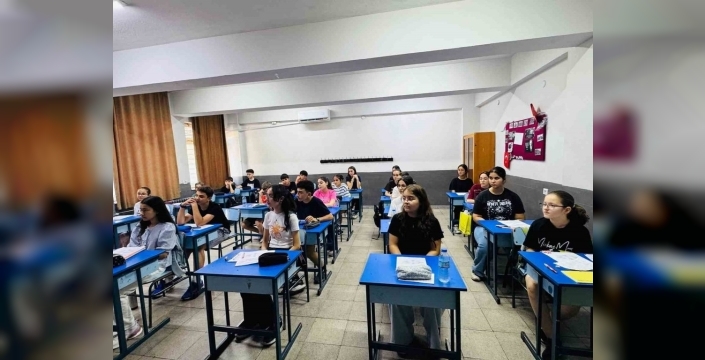 Kaymakam Sözen, yaz kurslarına bizzat çıkarma yaptı: Öğrencilerle sohbet etti