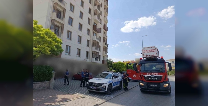 Kayseri'de 5'inci kattan düşen çocuk ağır yaralandı