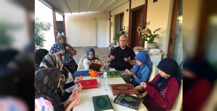 Kıbrıs gazisi eşine Kur'an kursu öğrencilerinden anlamlı ziyaret