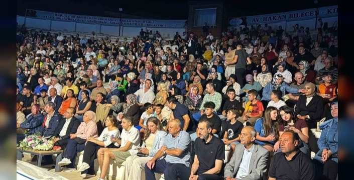 Kilis'te açık hava konserine büyük ilgi
