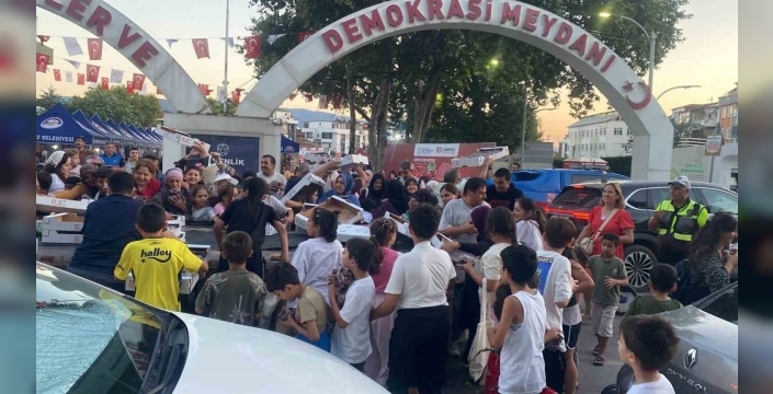 Kocaeli'de kiraz kapmaca: Festivalde nefes kesen anlar!