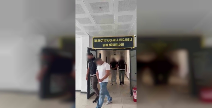 Kocaeli'de uyuşturucu operasyonunda 3 kilo skunk ele geçirildi