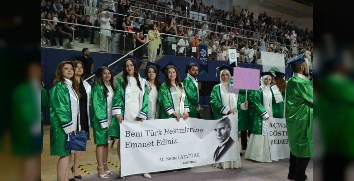 Kocaeli Sağlık ve Teknoloji Üniversitesi, mezunlarını coşkuyla uğurladı