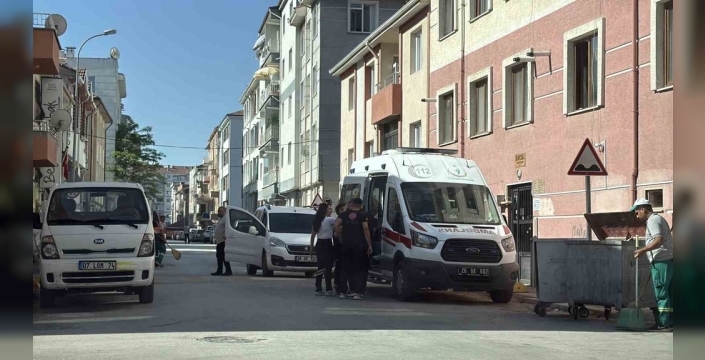 Komşularının yardımıyla hayata tutunan kadın, yalnızlığında hayatını kaybetti