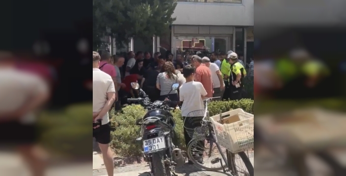 Konak'ta kan donduran saldırı: Kaçan zanlıyı saniyeler içinde trafik polisi etkisiz hale getirdi!
