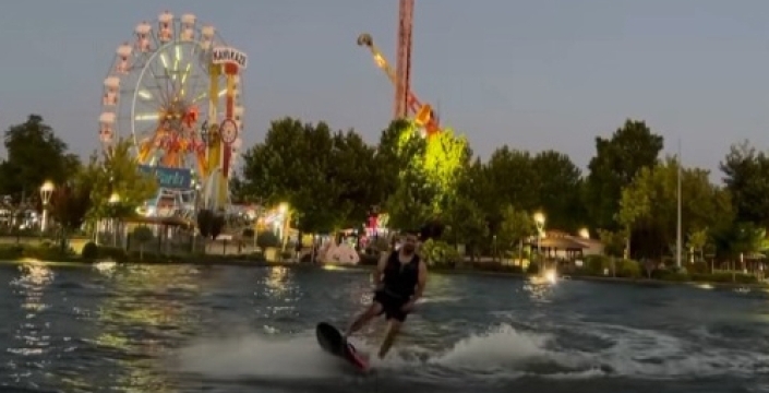 Konya'nın göbeğinde Jetskiye bindi ve sörf yaptı