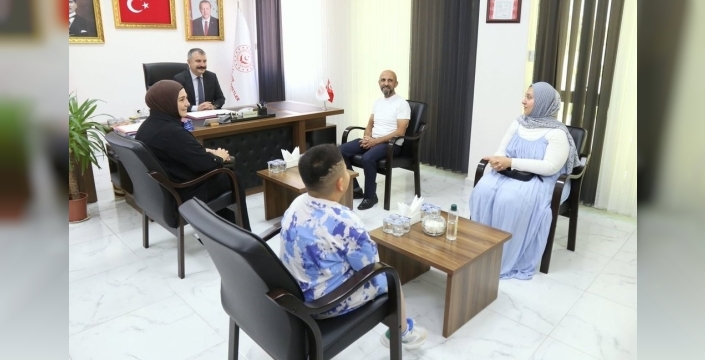 Koruyucu aile modeliyle bir çocuk daha sıcak bir yuvaya kavuştu