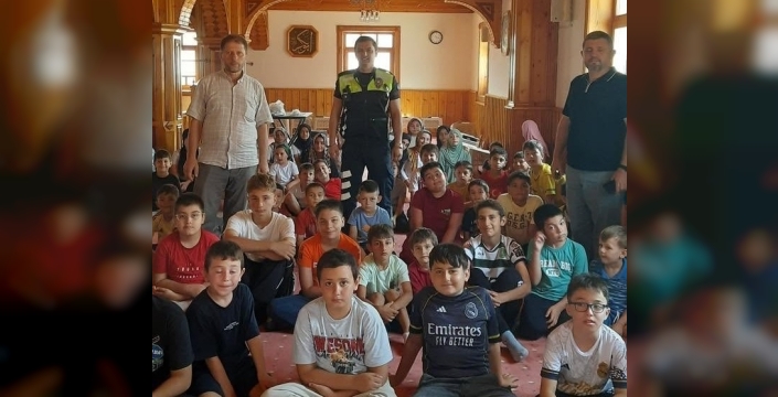 Küçük yürekler, büyük derslerle trafik kahramanları oluyor
