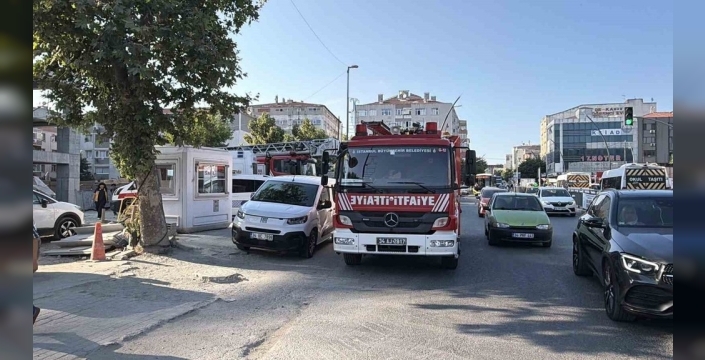 Küçükçekmece'de maaş alamayan işçiler inşaatın çatısında hak arıyor