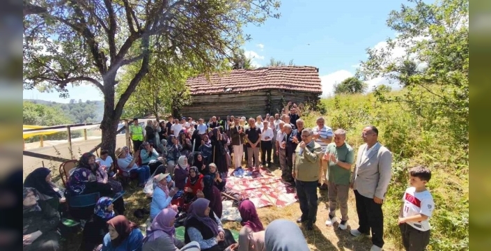 Kurtlu köyü, bereket için yağmur duasına toplandı: Asırlık gelenek yaşatıldı