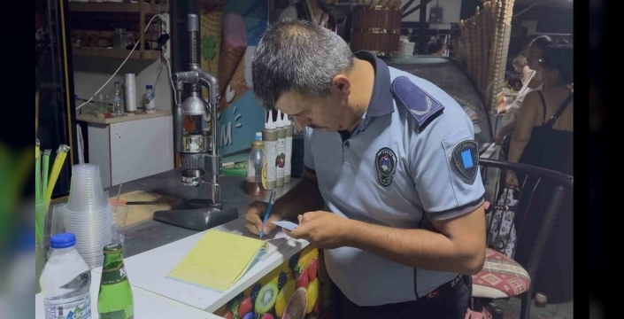 Kuşadası Belediyesi, Güzelçamlı Sahil Pazarı'nda denetim gerçekleştirdi