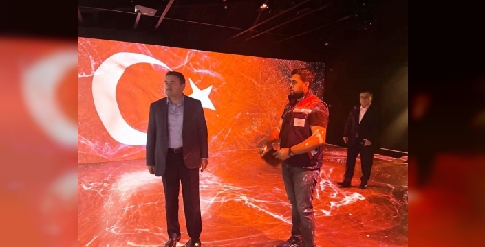 Kütahya Valisi Işın, Dumlupınar Şehitliği ve Diorama Müzesi'nde incelemeler yaptı, tarihe ışık tuttu