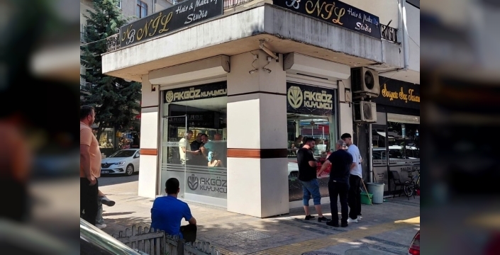Kuyumcu soygunu planı suya düştü: Çalıntı küpelerle altın peşindeyken yakalandılar!