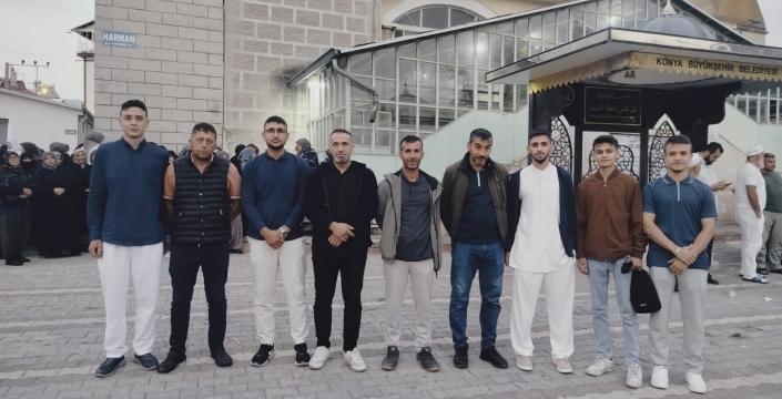 Ladik'te umreciler dualarla kutsal topraklara uğurlandı