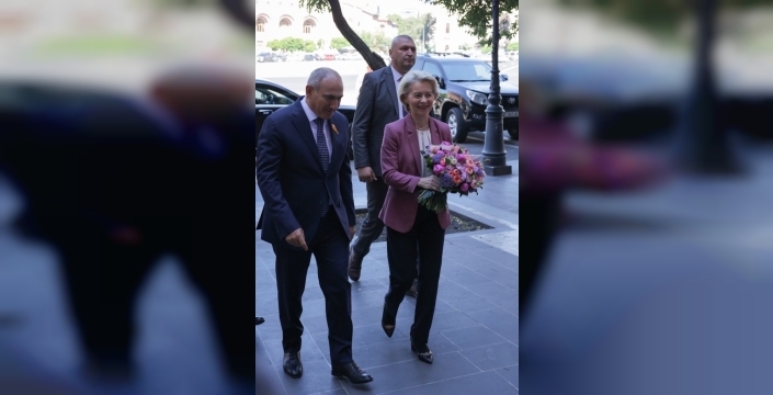 Leyen'den Erivan'a sürpriz ziyaret: Paşinyan'dan kritik enerji hamlesi